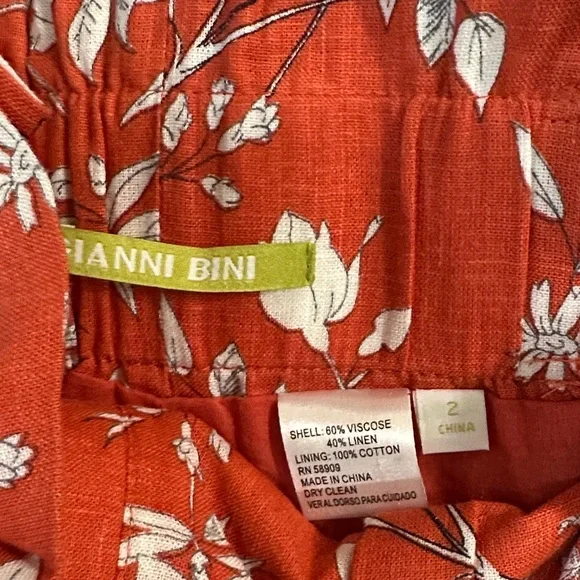 Gianni Bini Shorts - Picture 2 of 2